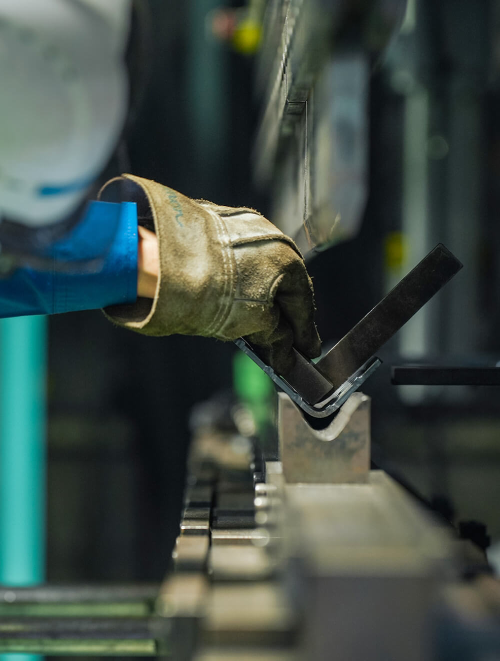 プレス曲げ加工